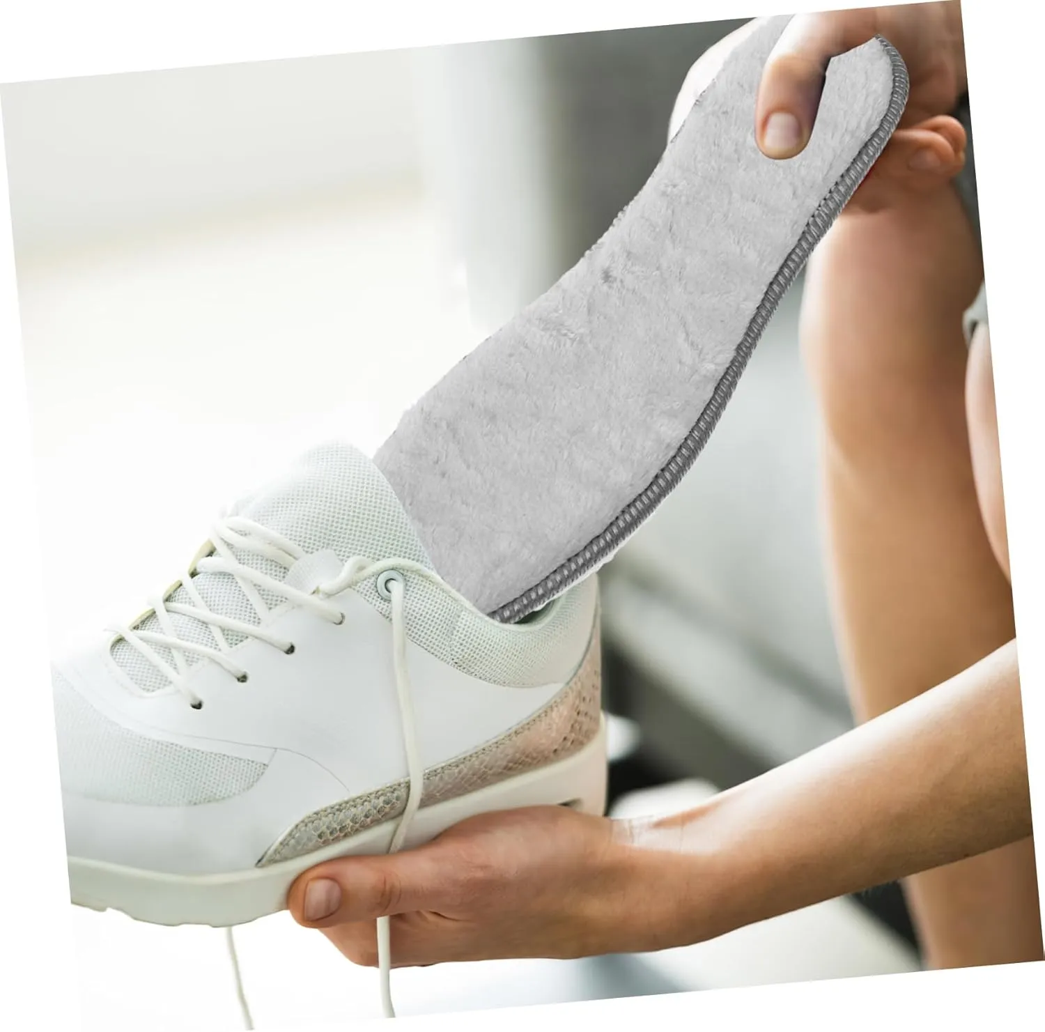 4 Pairs Winter Warm Insoles for Women Thickened Plush Shoe Inserts Cushioned Thermal Boot Liners Cozy Sole Pads for Cold Weather Compatible with Various Footwear