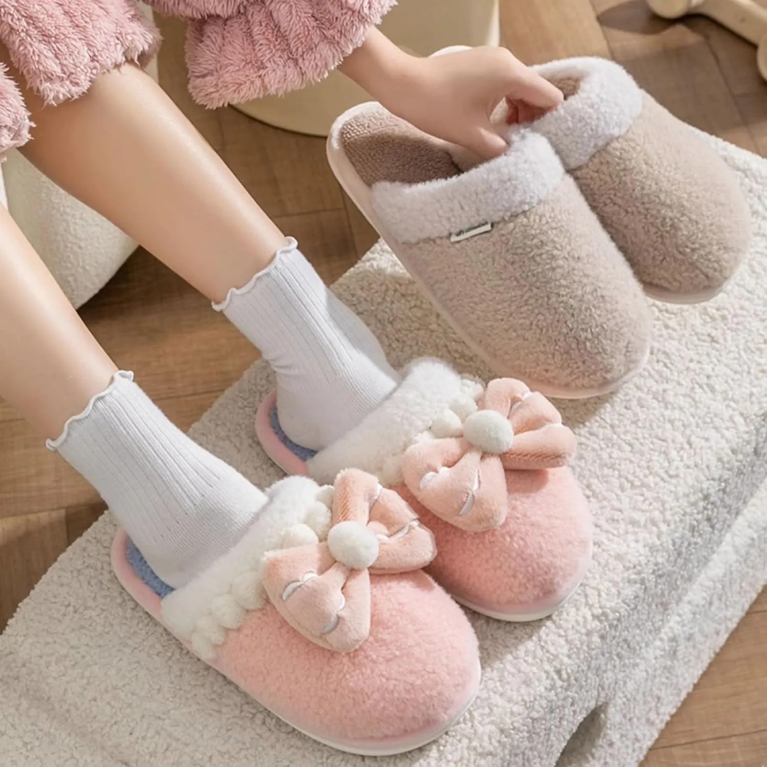Bow Slippers for Women Indoor Cute Bow Tie House Slippers Plush Slides Shoes Soft Non-Slip Sole Slip On Slippers with Bows Winter Warm Couple Home Cotton Slippers Bedroom Slippers Outdoor
