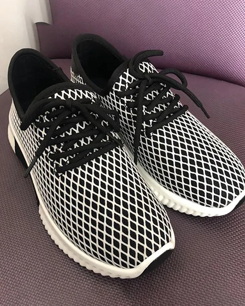 Breathable sneakers