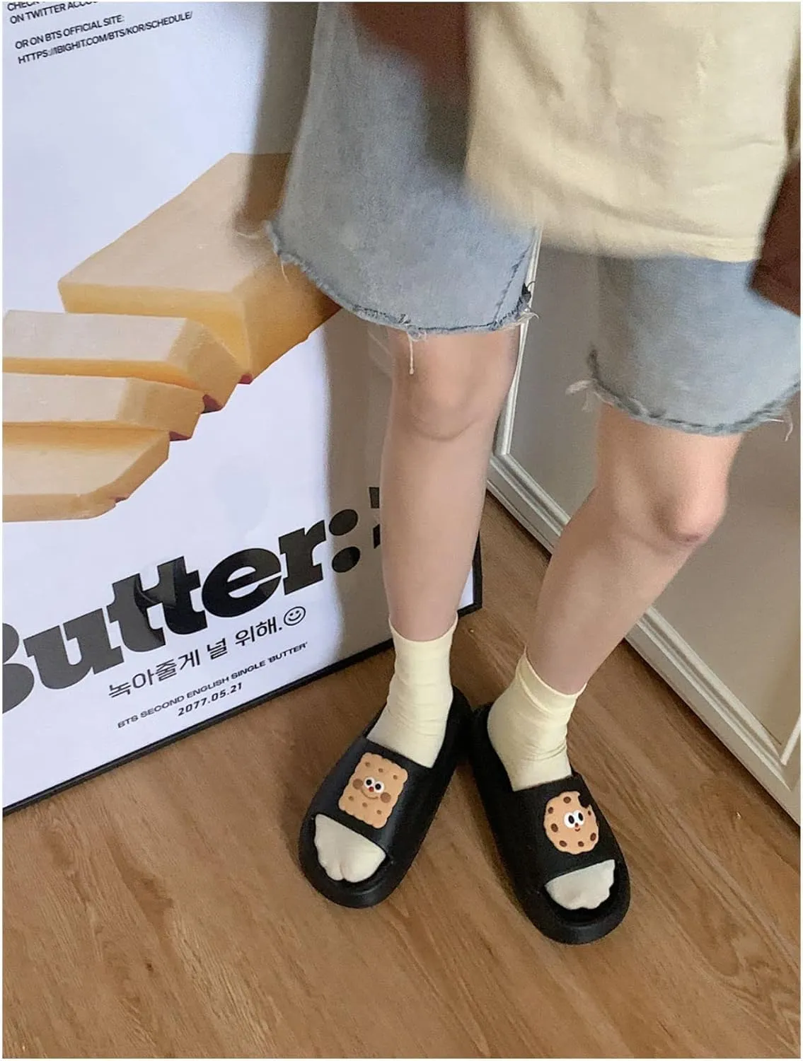 CEINOM Cute Biscuit Pillow slipper cloud slides Cloud Slippers for Women Indoor Outdoor Platform Shoes home house slippers