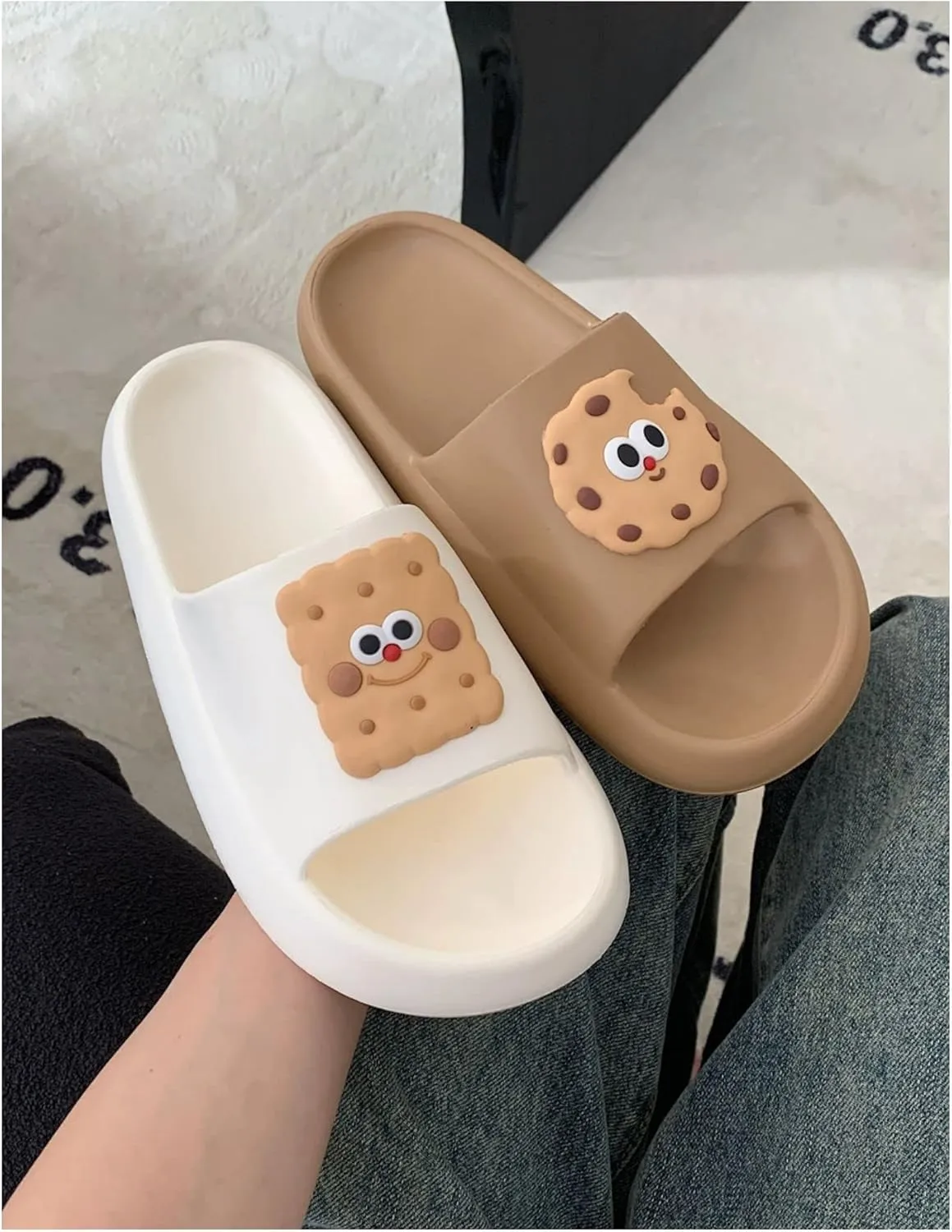 CEINOM Cute Biscuit Pillow slipper cloud slides Cloud Slippers for Women Indoor Outdoor Platform Shoes home house slippers