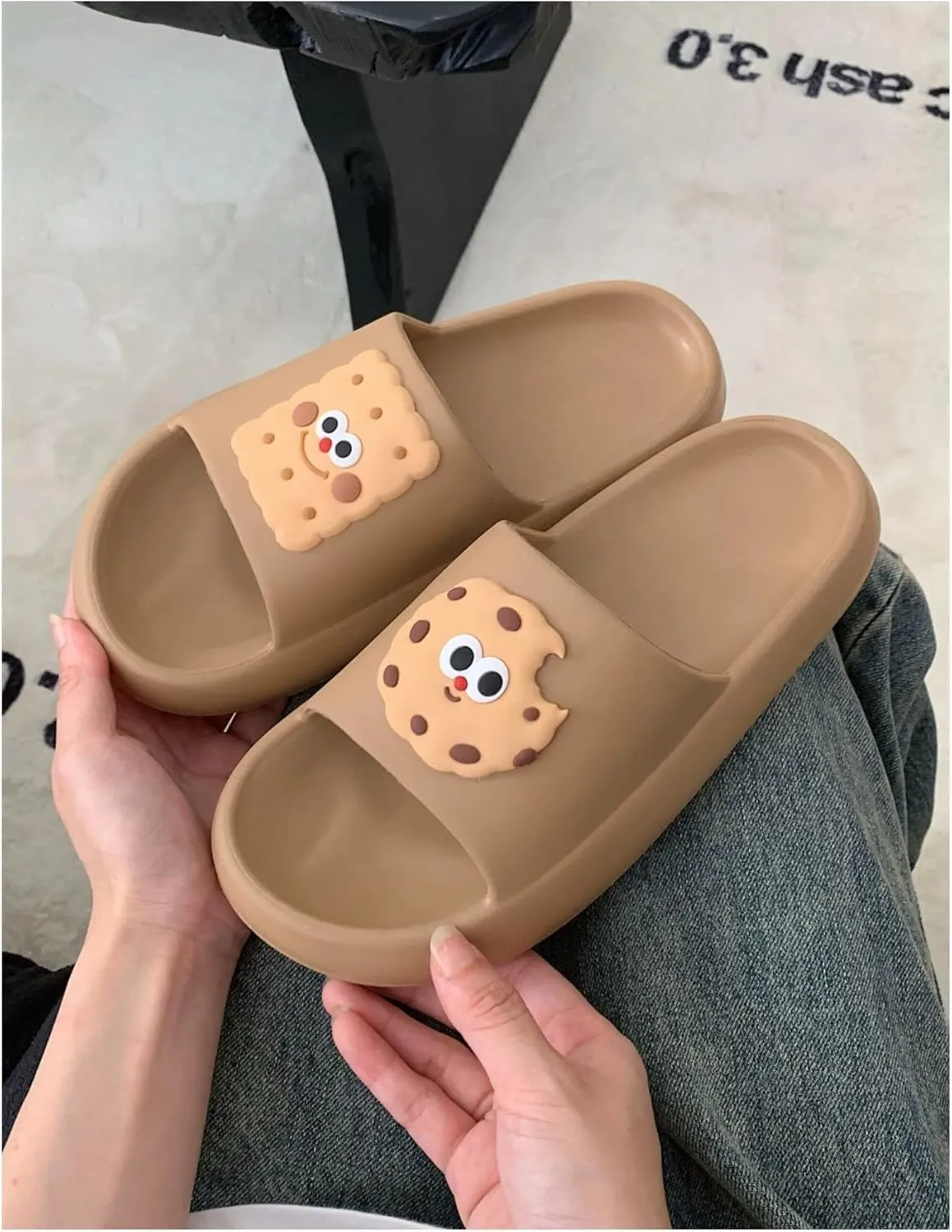 CEINOM Cute Biscuit Pillow slipper cloud slides Cloud Slippers for Women Indoor Outdoor Platform Shoes home house slippers