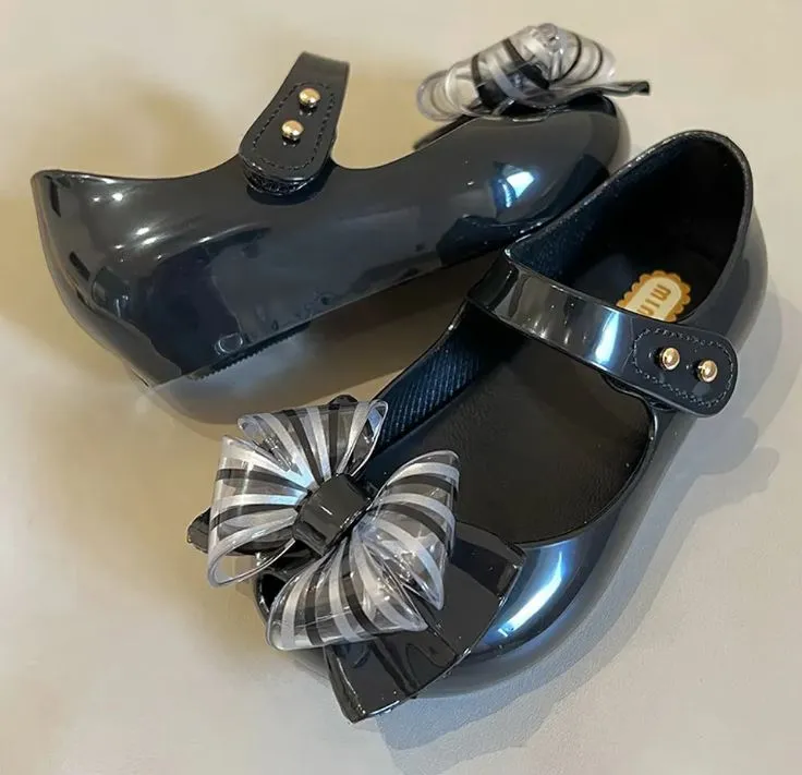 Children's Comfy Flat Shoes designed for Girls