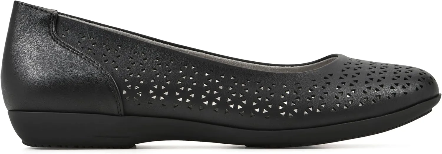 CLIFFS BY WHITE MOUNTAIN Women's Cindy Cushioned Ballet Flat