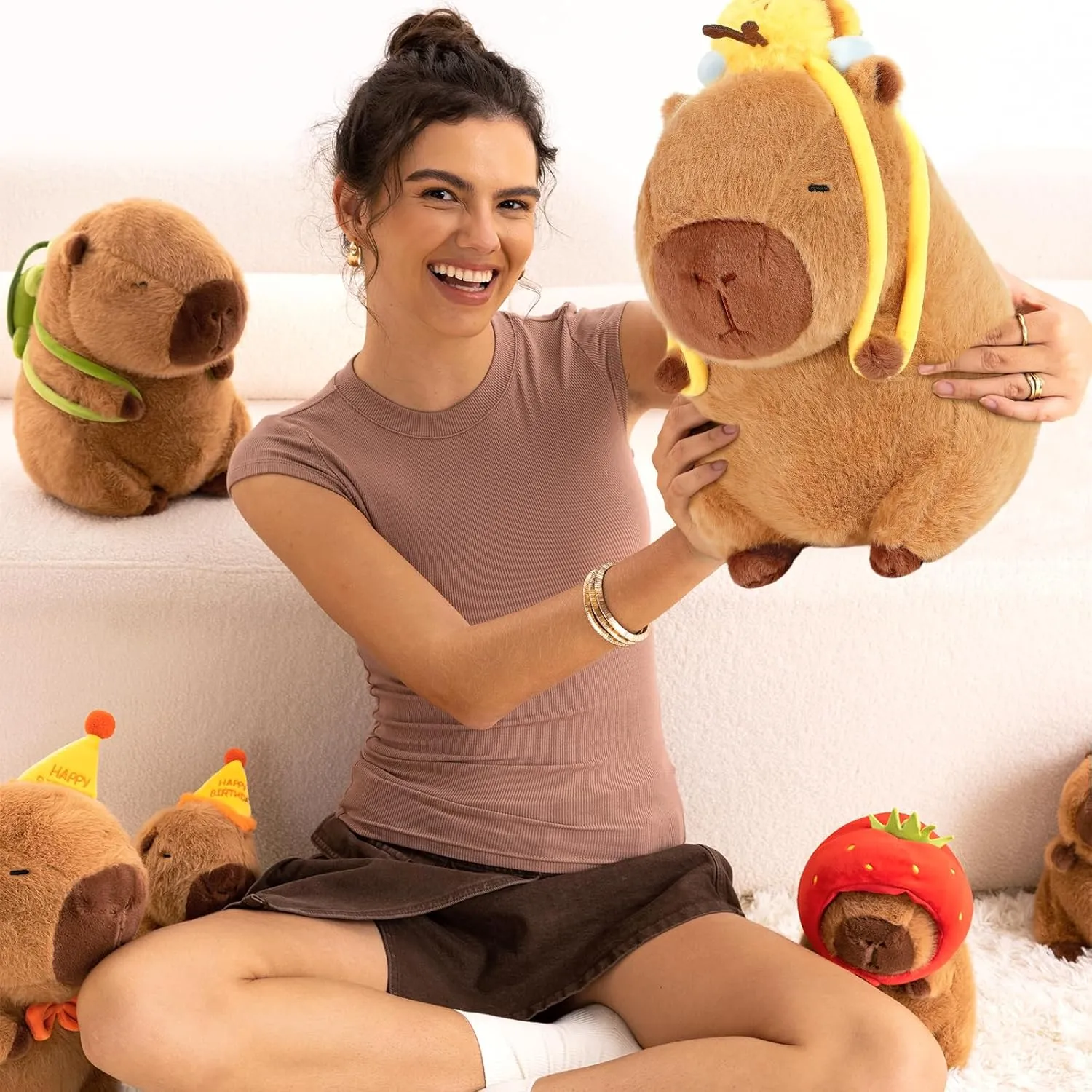 Ditucu Cute Capybara Plush with Bee Backpack Kawaii Capibara Stuffed Animal Toys Plushies Gifts for Kids Brown 17 inch