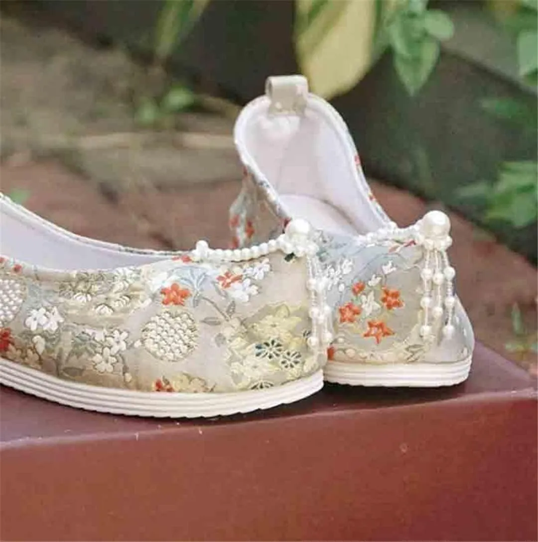 Hcclijo Hanfu Shoes Women Chinese Traditional Ancient Inside Heighten Flat Shoes Embroidery Shoes Wedding Hanfu Shoes for Women