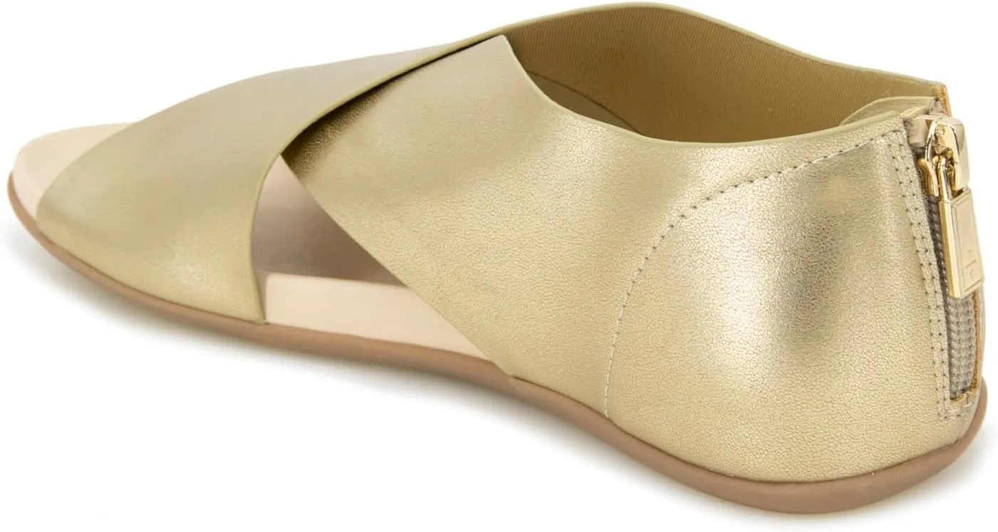 Kenneth Cole REACTION Women's Selena Flat Sandal