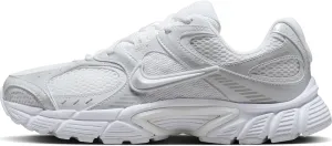 Nike Women's V5 Runner Sneaker