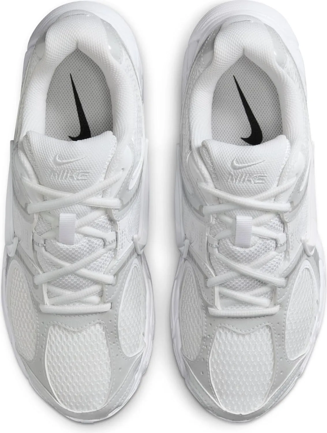Nike Women's V5 Runner Sneaker