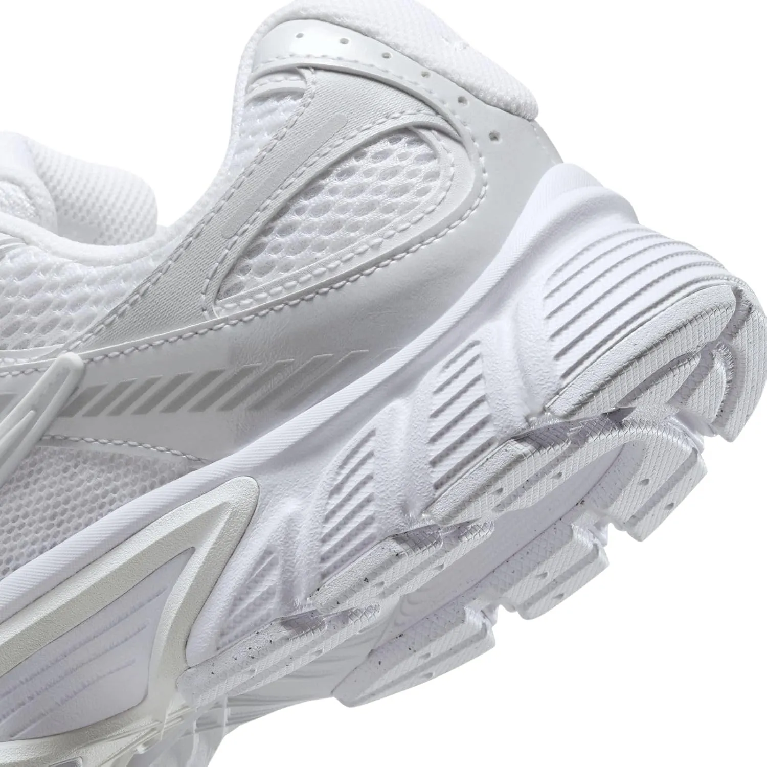 Nike Women's V5 Runner Sneaker