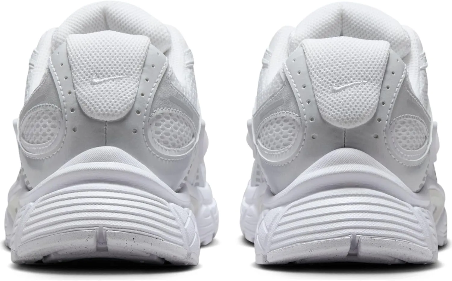 Nike Women's V5 Runner Sneaker