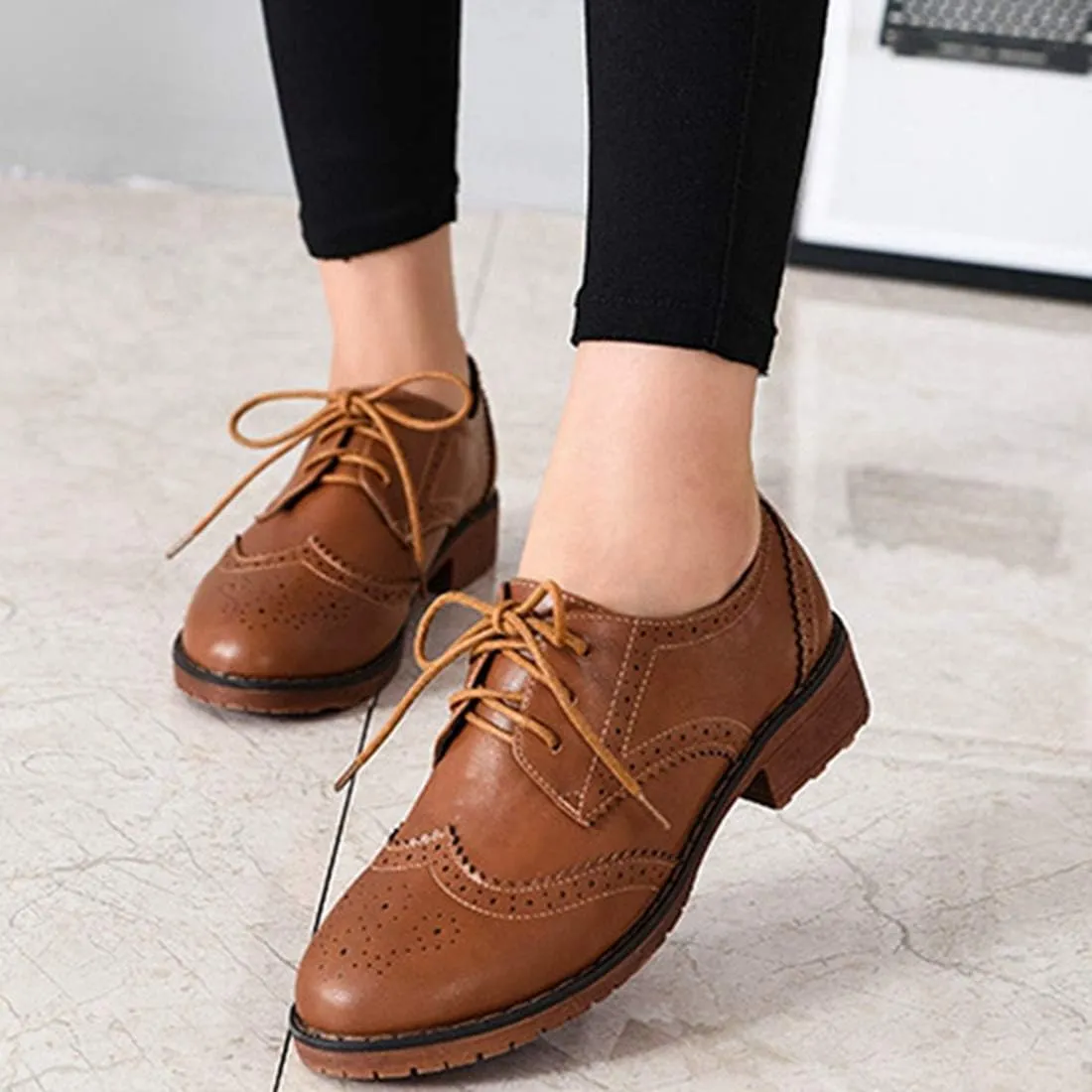 VOKLIN Women's Classic Flat Saddle Oxford Shoes Lace Up Wingtip Perforated Low Heels Vintage School Brogues