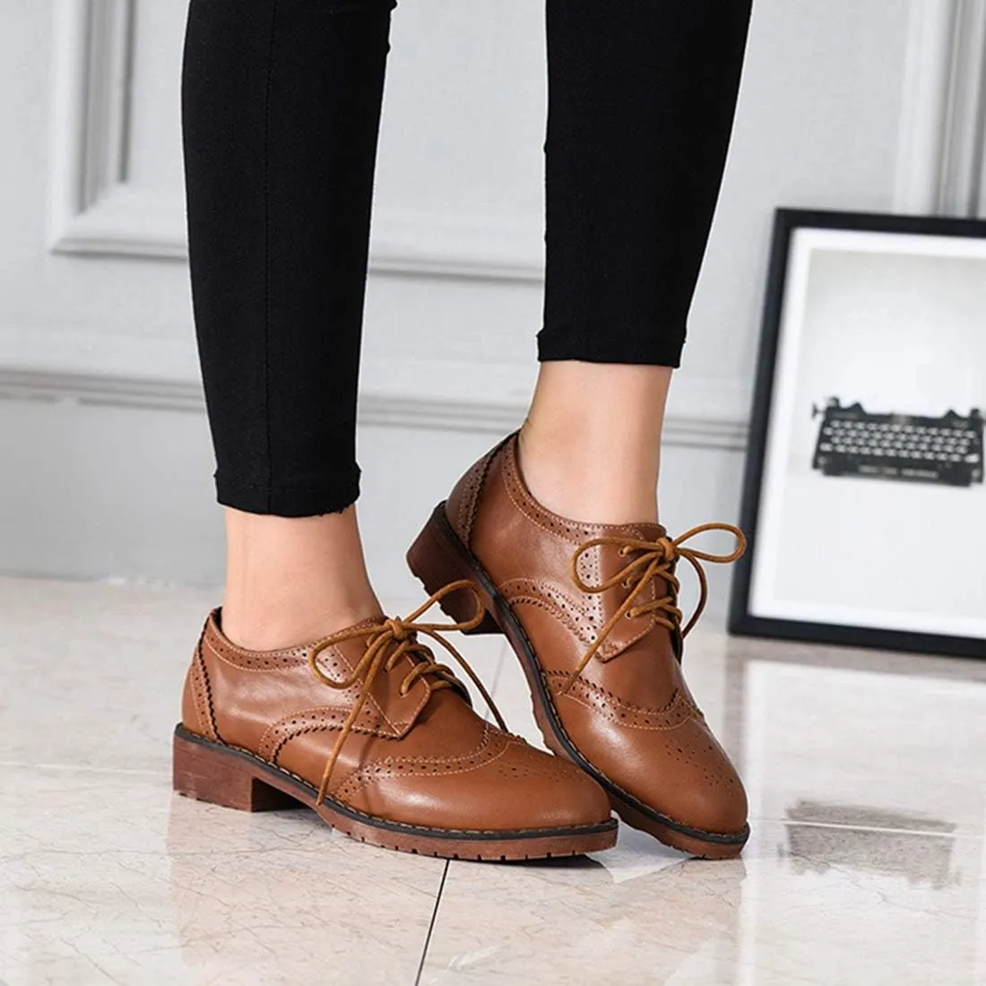 VOKLIN Women's Classic Flat Saddle Oxford Shoes Lace Up Wingtip Perforated Low Heels Vintage School Brogues