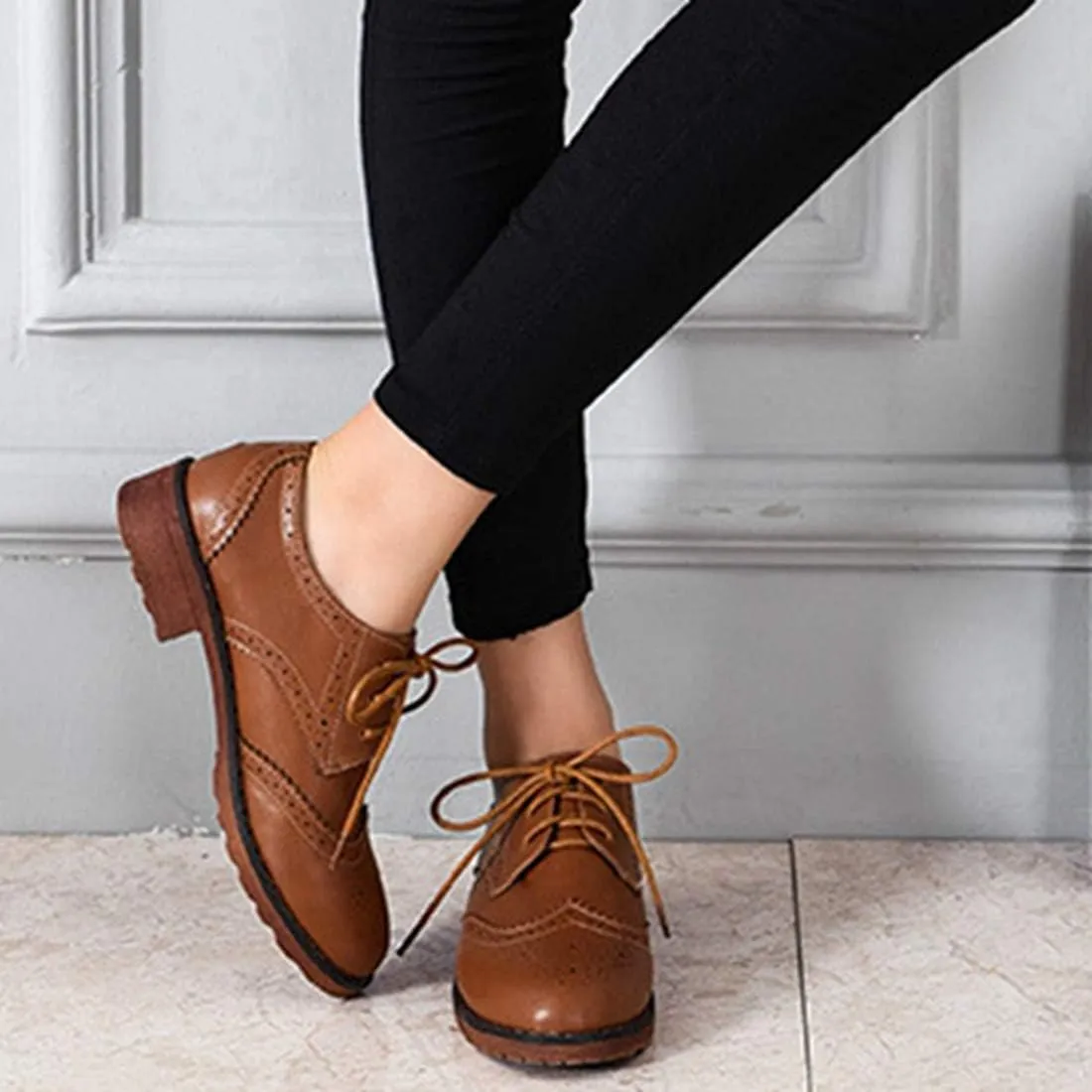 VOKLIN Women's Classic Flat Saddle Oxford Shoes Lace Up Wingtip Perforated Low Heels Vintage School Brogues